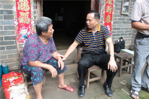 “一幫一聯(lián)”助力扶貧攻堅(jiān)