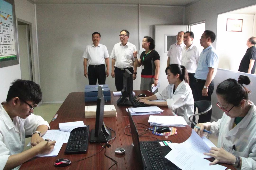 打造品牌擴大工會影響力——陳剛到我市調(diào)研基層工會工作