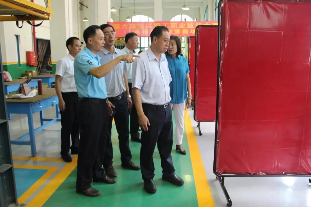 “細組織 精準(zhǔn)備”領(lǐng)導(dǎo)視察全區(qū)技能大賽準(zhǔn)備工作