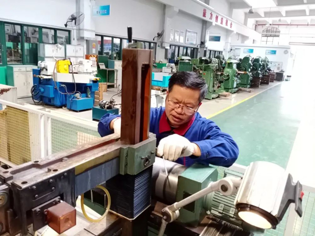 【梧州工匠】楊輝：技術(shù)高超的能手，無私奉獻(xiàn)的教師