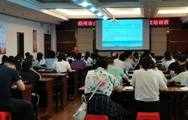 模擬課堂的“沉浸式”學(xué)習(xí)，讓學(xué)員大呼過癮