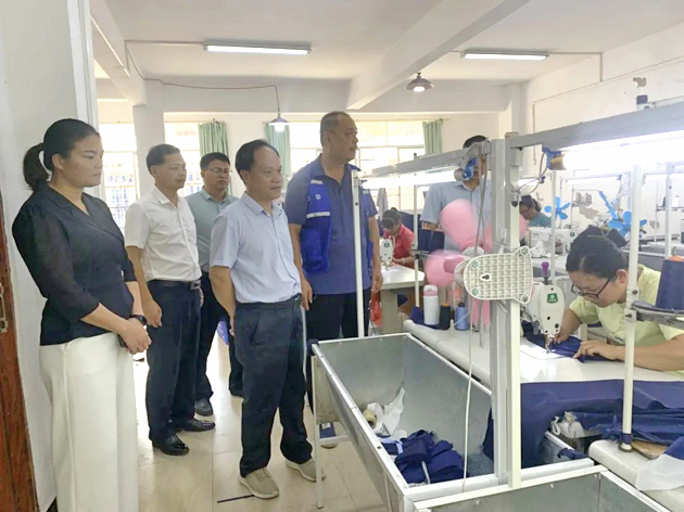 【大興調(diào)查研究】謝善高率隊(duì)到那蓬村開展鄉(xiāng)村振興工作調(diào)研