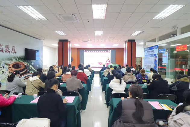 弘揚(yáng)國學(xué)禮儀文化 綻放巾幗時(shí)代芳華——梧州市總工會(huì)舉辦國學(xué)禮儀培訓(xùn)班