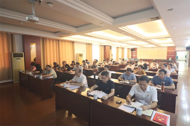 梧州市總工會召開深入貫徹中央八項規(guī)定精神學習教育專題輔導會