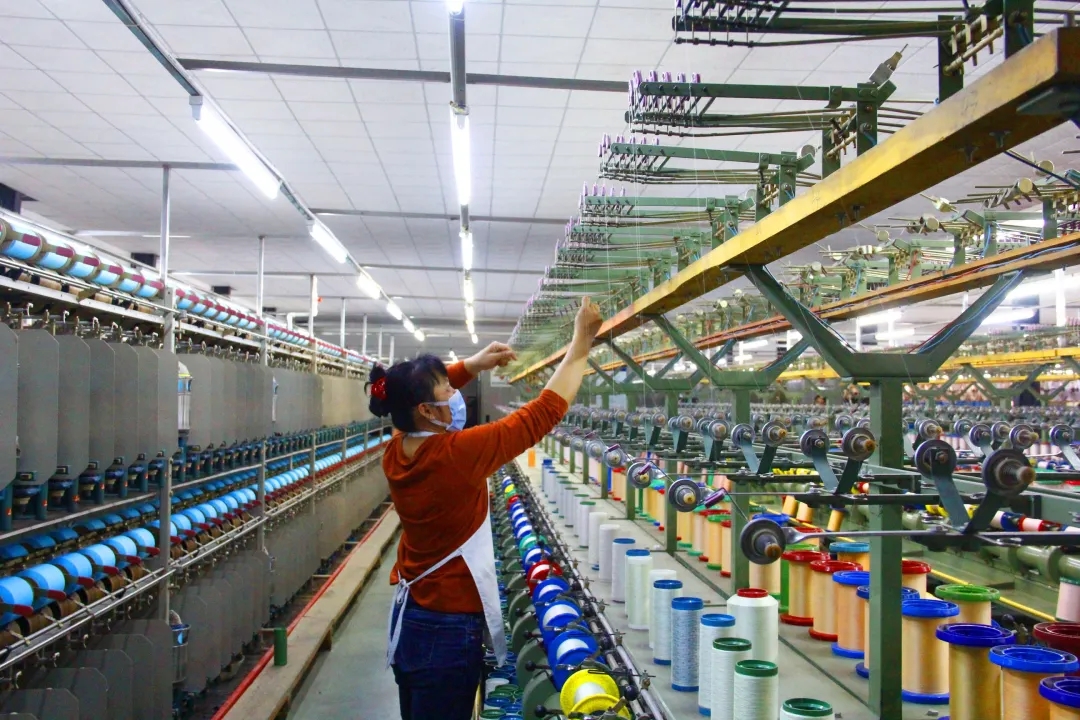 五豐絲綢有限公司工會助力復工復產(chǎn)實現(xiàn)產(chǎn)銷兩旺