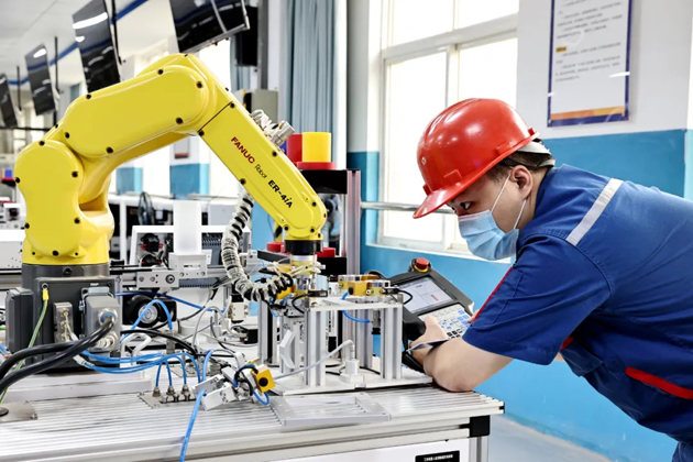 每人每年補(bǔ)貼標(biāo)準(zhǔn)5000元以上！我區(qū)全面推行企業(yè)新型學(xué)徒制