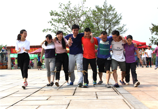 蒼梧電業(yè)公司組織開展團員青年戶外拓展訓練活動